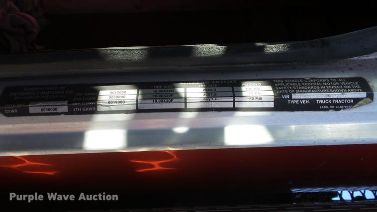 image for item DG2754 1989 Peterbilt 377 rollback truck