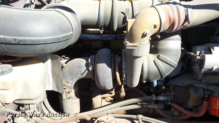 image for item DG2754 1989 Peterbilt 377 rollback truck