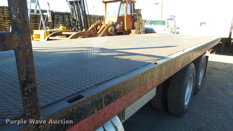 image for item DG2754 1989 Peterbilt 377 rollback truck