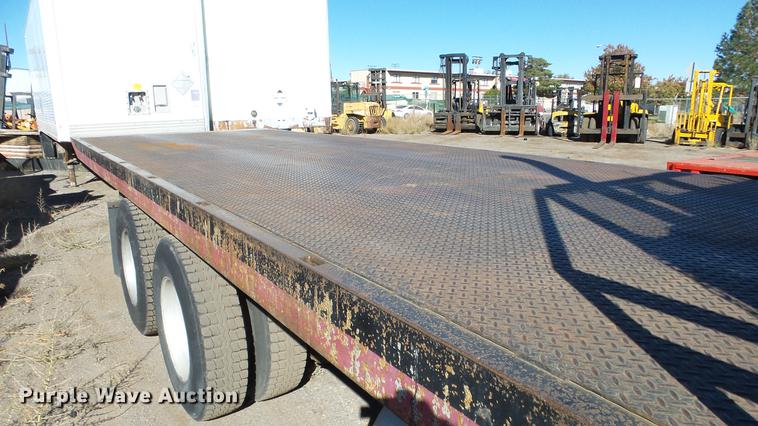 image for item DG2754 1989 Peterbilt 377 rollback truck