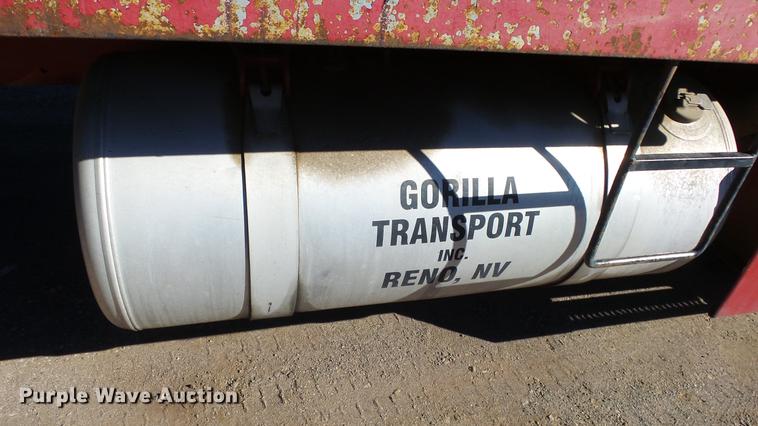 image for item DG2754 1989 Peterbilt 377 rollback truck