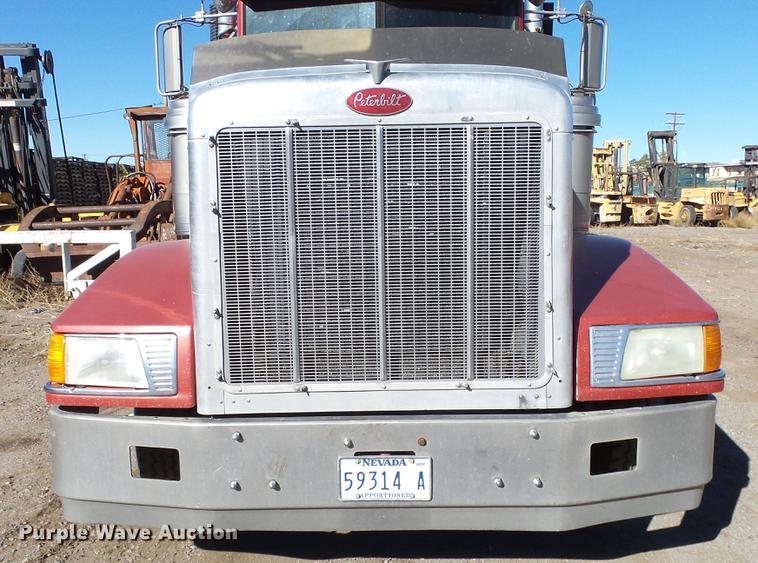 image for item DG2754 1989 Peterbilt 377 rollback truck