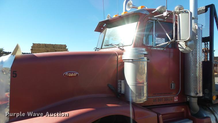 image for item DG2754 1989 Peterbilt 377 rollback truck