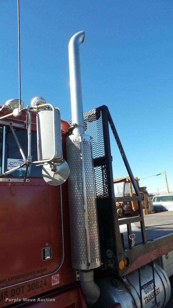 image for item DG2754 1989 Peterbilt 377 rollback truck