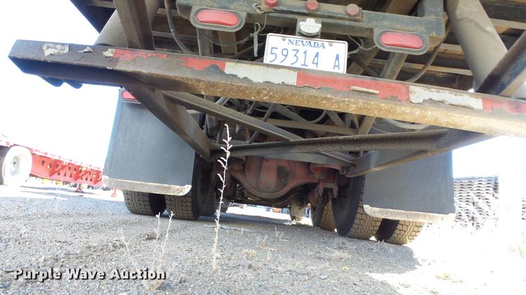 image for item DG2754 1989 Peterbilt 377 rollback truck