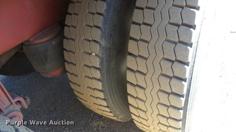 image for item DG2754 1989 Peterbilt 377 rollback truck