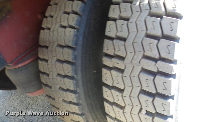 image for item DG2754 1989 Peterbilt 377 rollback truck