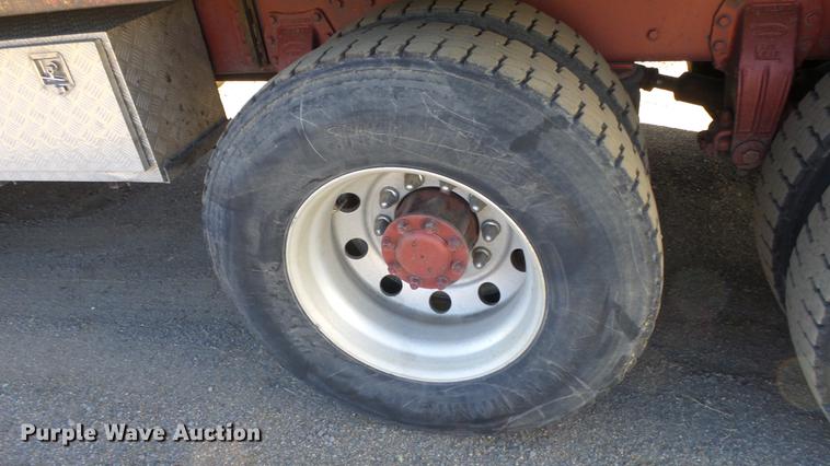 image for item DG2754 1989 Peterbilt 377 rollback truck