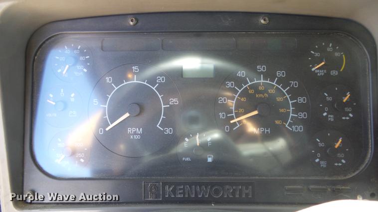 image for item DG2755 2000 Kenworth T2000 semi truck