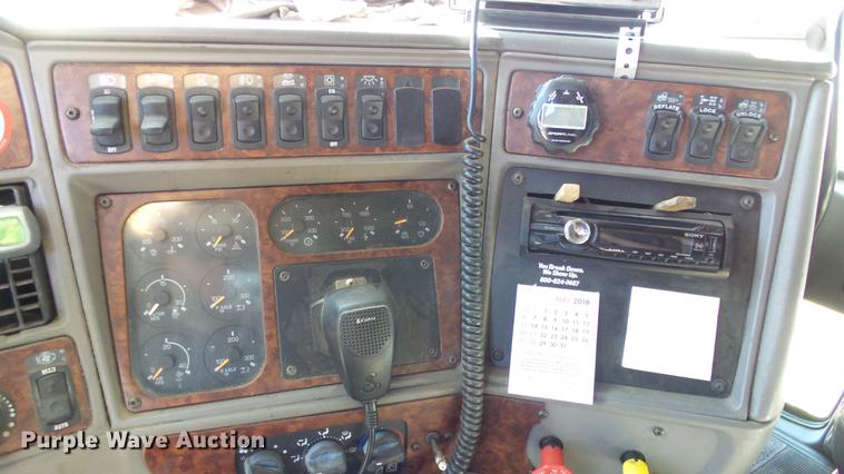 image for item DG2755 2000 Kenworth T2000 semi truck