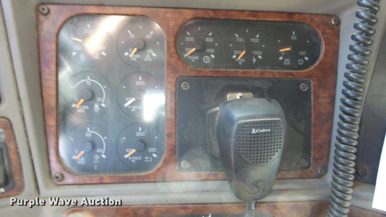 image for item DG2755 2000 Kenworth T2000 semi truck