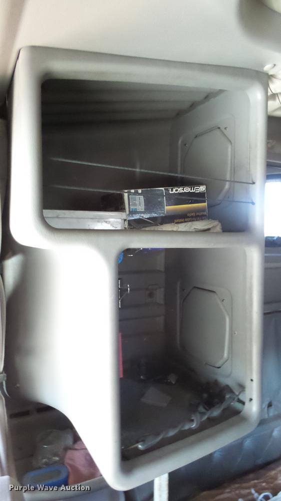 image for item DG2755 2000 Kenworth T2000 semi truck