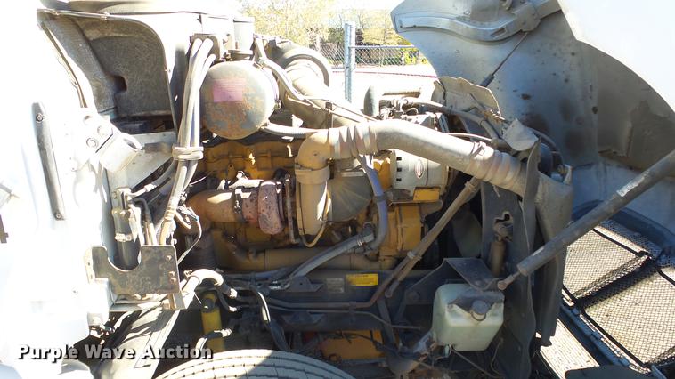 image for item DG2755 2000 Kenworth T2000 semi truck