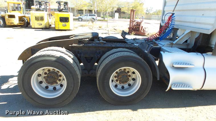 image for item DG2755 2000 Kenworth T2000 semi truck