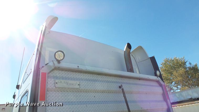 image for item DG2755 2000 Kenworth T2000 semi truck