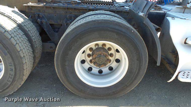 image for item DG2755 2000 Kenworth T2000 semi truck