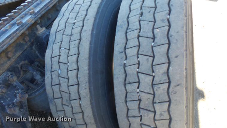 image for item DG2755 2000 Kenworth T2000 semi truck