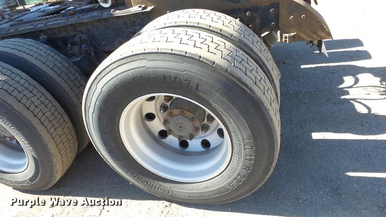 image for item DG2755 2000 Kenworth T2000 semi truck