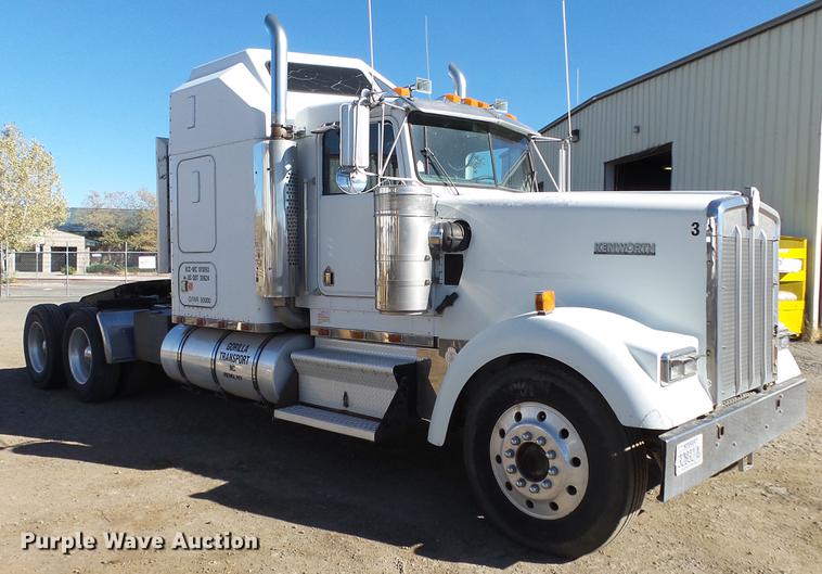 image for item DG2756 1993 Kenworth W900 semi truck