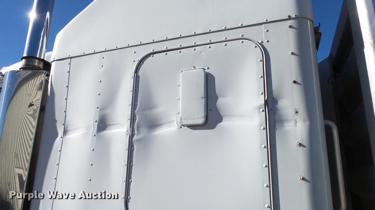 image for item DG2756 1993 Kenworth W900 semi truck