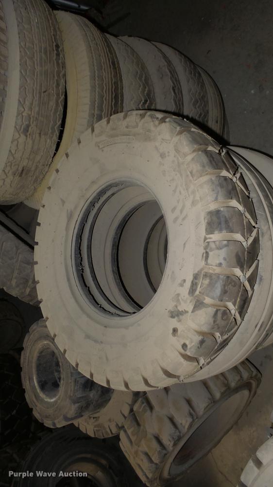 image for item FI9253 Approximately 230 tires