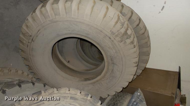 image for item FI9253 Approximately 230 tires
