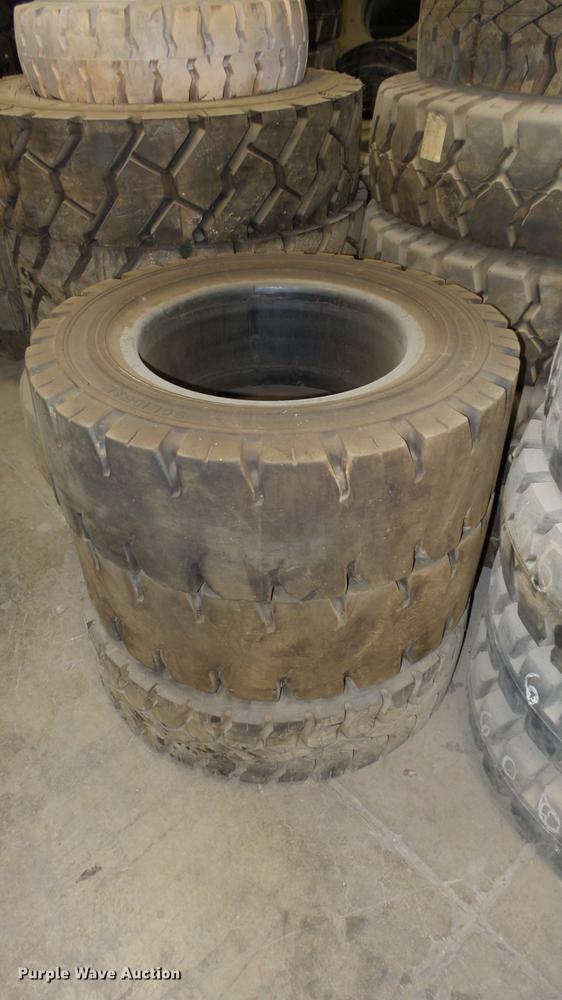image for item FI9253 Approximately 230 tires
