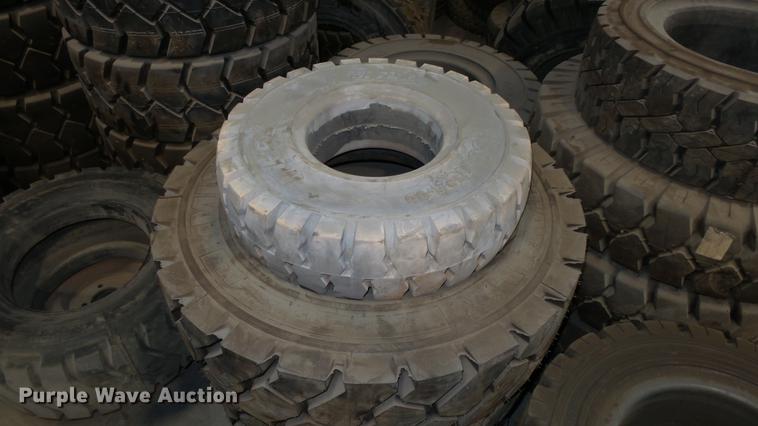 image for item FI9253 Approximately 230 tires
