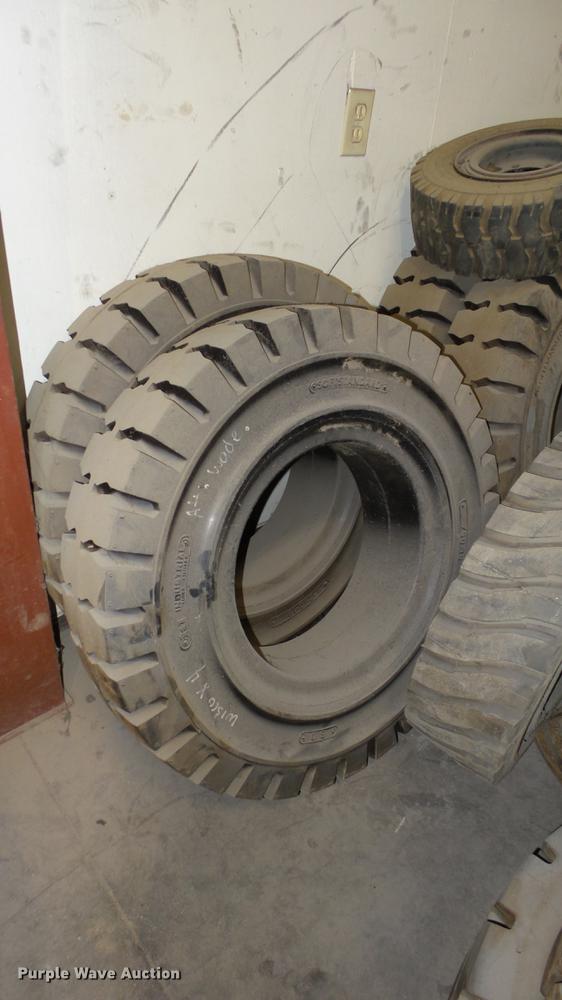 image for item FI9253 Approximately 230 tires