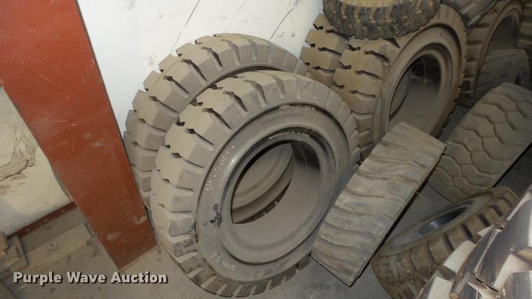 image for item FI9253 Approximately 230 tires