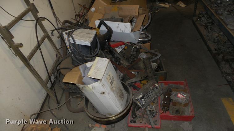 image for item FI9257 Forklift parts