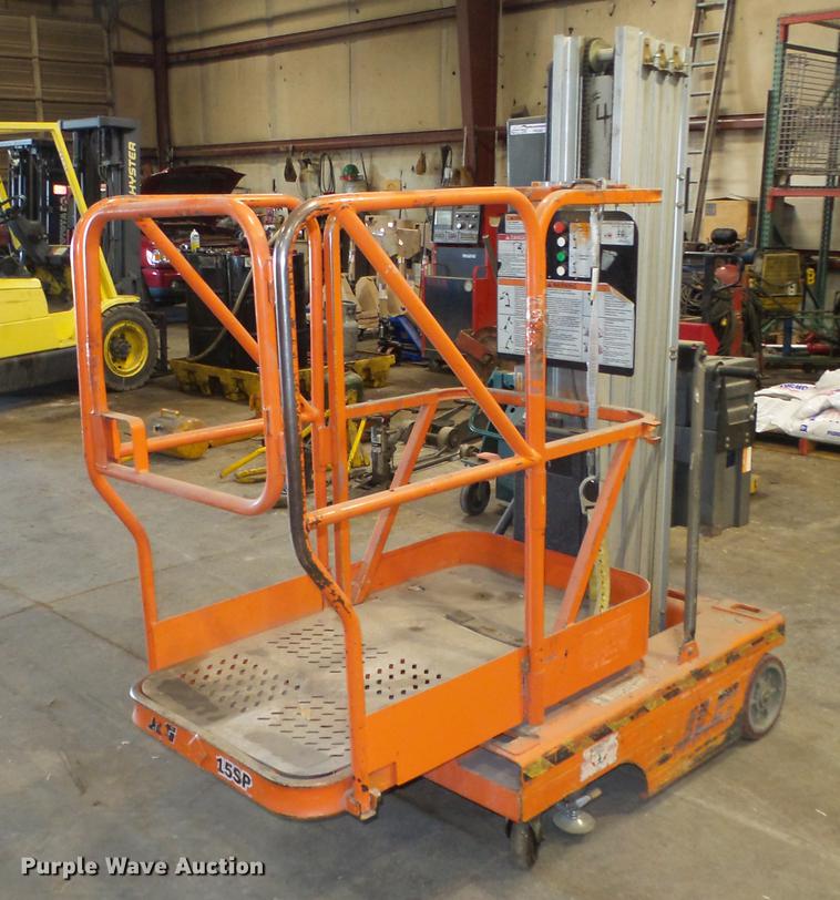 image for item FI9303 2000 JLG 15SP vertical lift