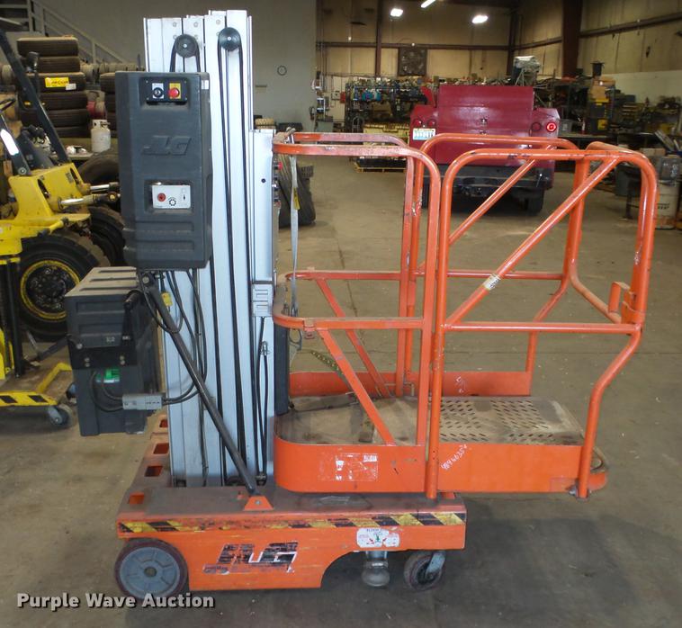 image for item FI9303 2000 JLG 15SP vertical lift