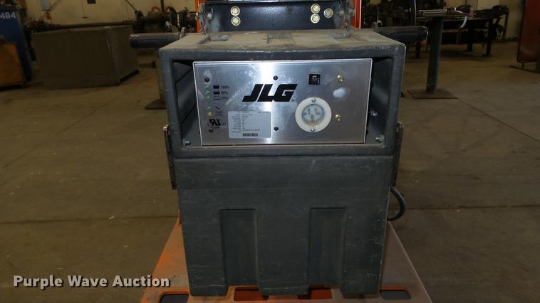 image for item FI9303 2000 JLG 15SP vertical lift