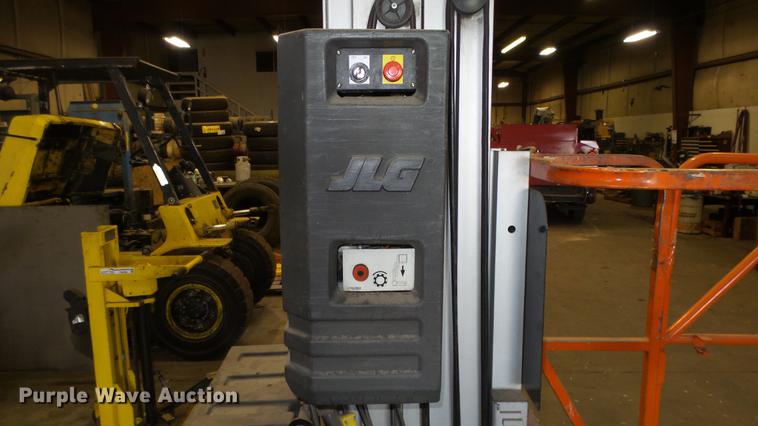 image for item FI9303 2000 JLG 15SP vertical lift