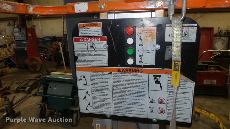 image for item FI9303 2000 JLG 15SP vertical lift
