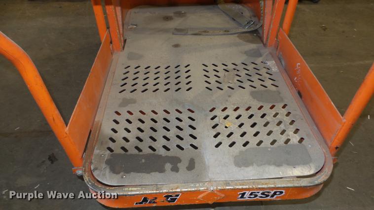 image for item FI9303 2000 JLG 15SP vertical lift