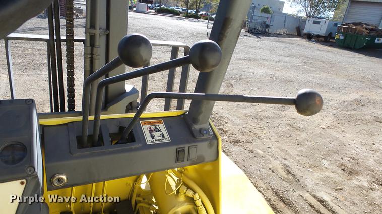 image for item FQ9250 1993 Hyster H80XL forklift