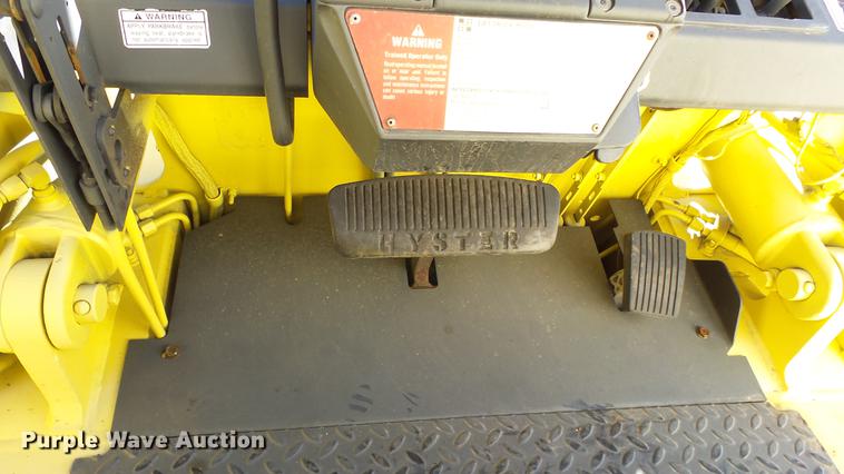 image for item FQ9250 1993 Hyster H80XL forklift