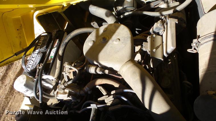 image for item FQ9250 1993 Hyster H80XL forklift