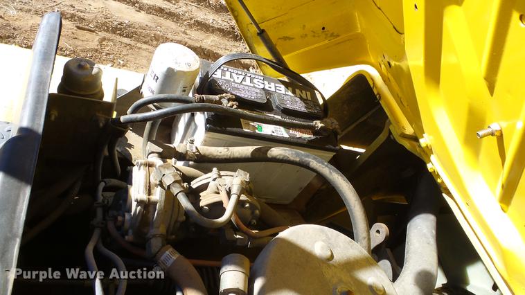 image for item FQ9250 1993 Hyster H80XL forklift