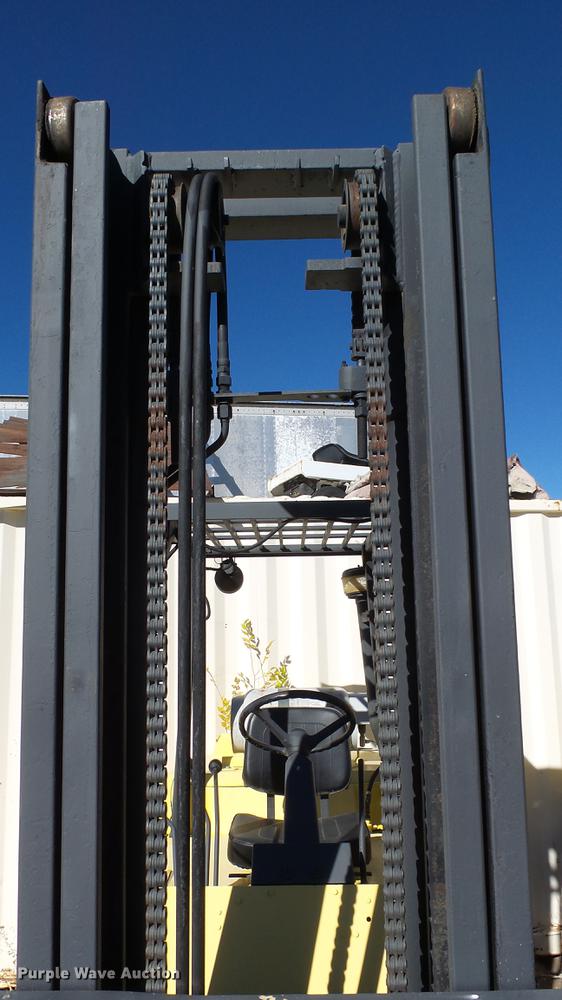 image for item FQ9250 1993 Hyster H80XL forklift