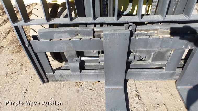image for item FQ9250 1993 Hyster H80XL forklift