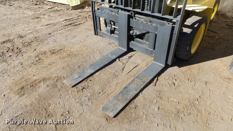 image for item FQ9250 1993 Hyster H80XL forklift