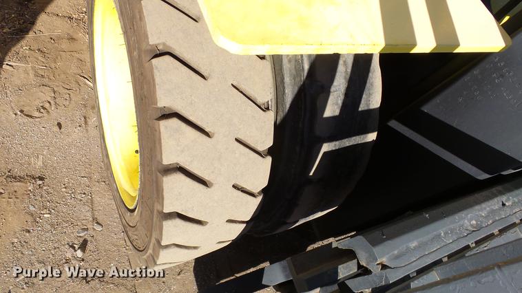 image for item FQ9250 1993 Hyster H80XL forklift