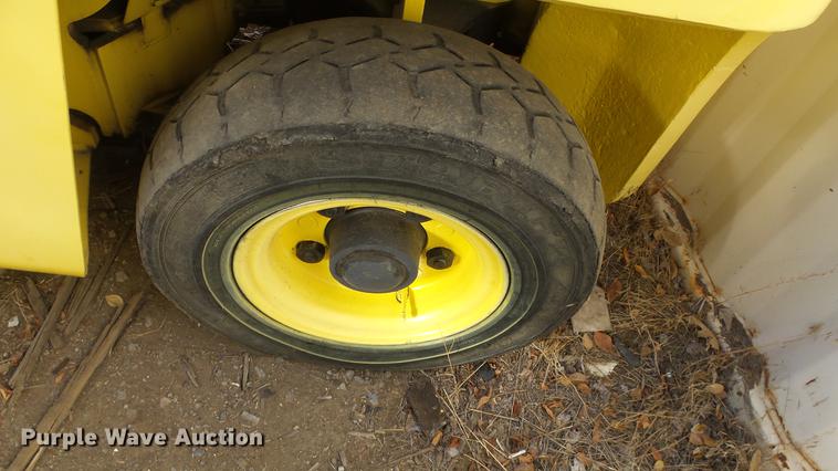 image for item FQ9250 1993 Hyster H80XL forklift