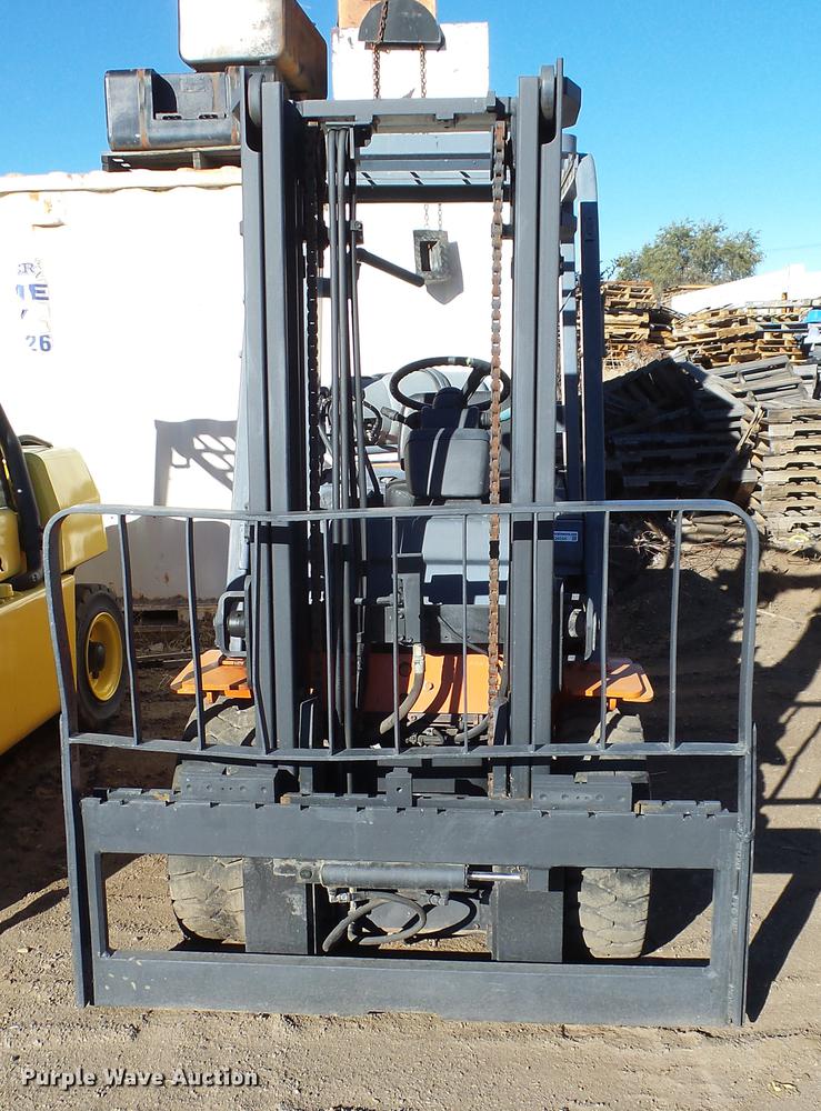 image for item FQ9255 2003 Toyota 7FGU30 forklift