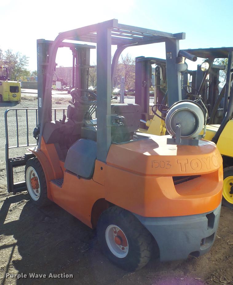 image for item FQ9255 2003 Toyota 7FGU30 forklift