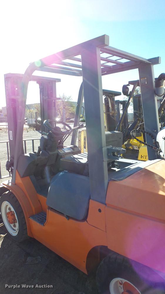 image for item FQ9255 2003 Toyota 7FGU30 forklift