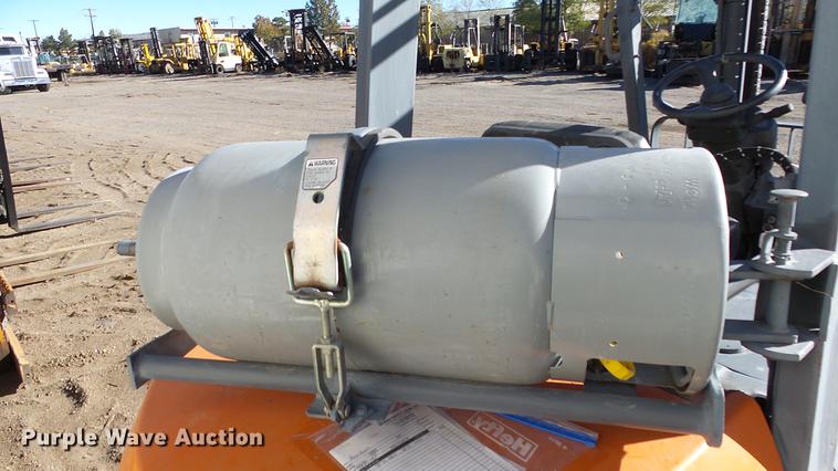 image for item FQ9255 2003 Toyota 7FGU30 forklift